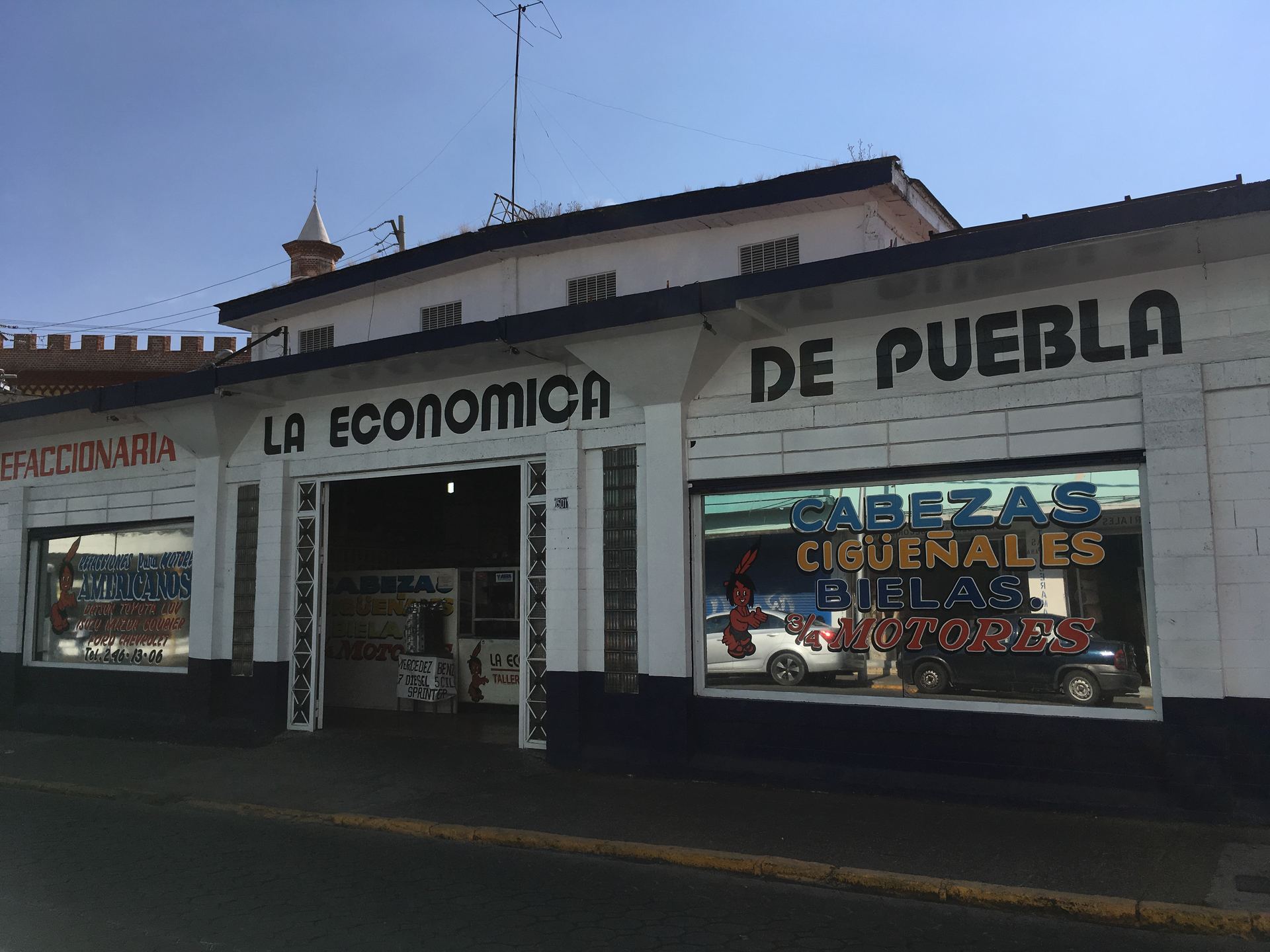 Fachada de La Económica de Puebla